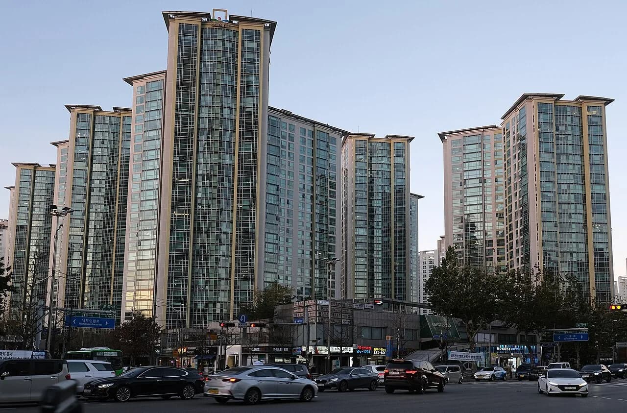 Daechi Dongbo Centreville Apartment Complex 1